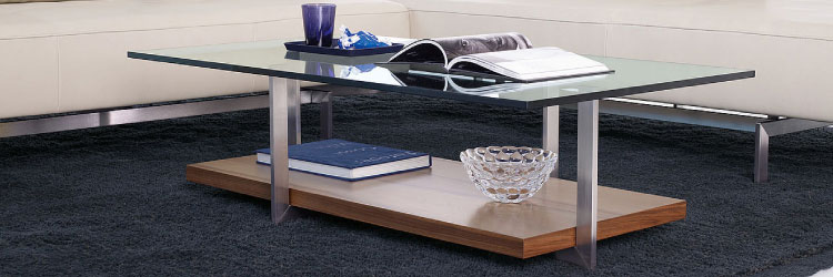 Rolf Benz 8730 salontafel met glasblad notenhouten salontafels Rolf Benz dealer Lineo